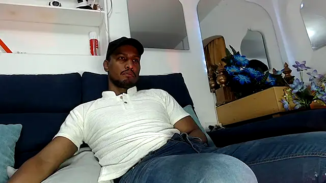 Snapshot of ElCaballeroNegro24 chatting on March 14, 2:28 am ElCaballeroNegro24 online show from March 14, 2:28 am