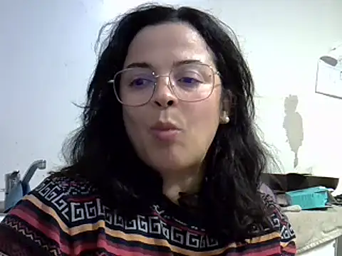 Snapshot of ITALIANASISIXX chatting on December 17, 4:24 pm ITALIANASISIXX online show from December 17, 4:24 pm