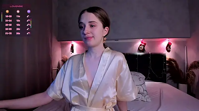 Camilla Kelly online show from February 10, 1:10 am