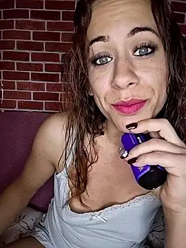Snapshot of HotGinger66 chatting on May 18, 9:37 am HotGinger66 online show from May 18, 9:37 am