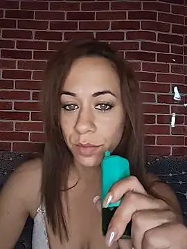 Snapshot of HotGinger66 chatting on June 19, 8:29 am HotGinger66 online show from June 19, 8:29 am