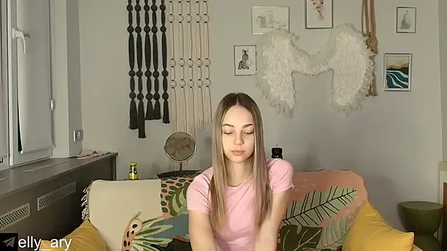 Snapshot of daddyonlyloveme chatting on December 13, 9:20 pm daddyonlyloveme online show from December 13, 9:20 pm