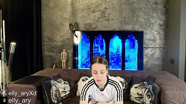 daddyonlyloveme online show from February 1, 9:35 pm