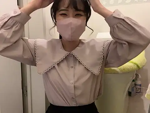 Snapshot of sora_033 chatting on October 15, 3:23 pm sora 033 online show from October 15, 3:23 pm