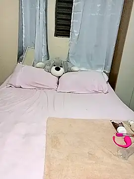 indiazinhabella27 online show from September 19, 3:45 pm