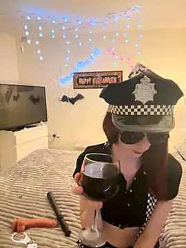 NaughtyLittleLouise online show from October 24, 10:17 pm