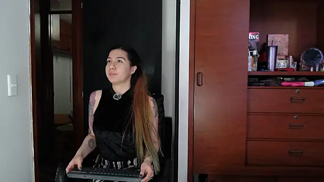 karlamoon23 online show from September 22, 10:34 pm