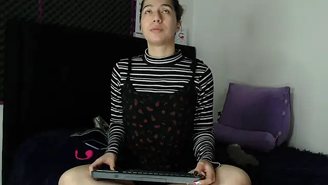 karlamoon23 online show from October 30, 7:58 pm