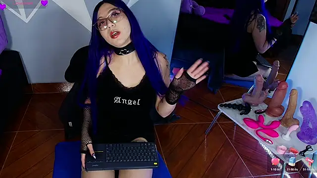 karlamoon23 online show from June 14, 2:30 pm
