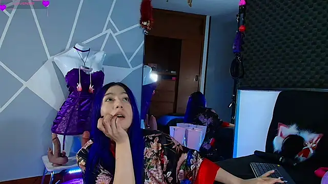 karlamoon23 online show from June 20, 3:53 am