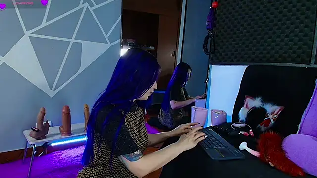 karlamoon23 online show from June 20, 3:59 pm