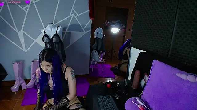 karlamoon23 online show from June 28, 12:27 am