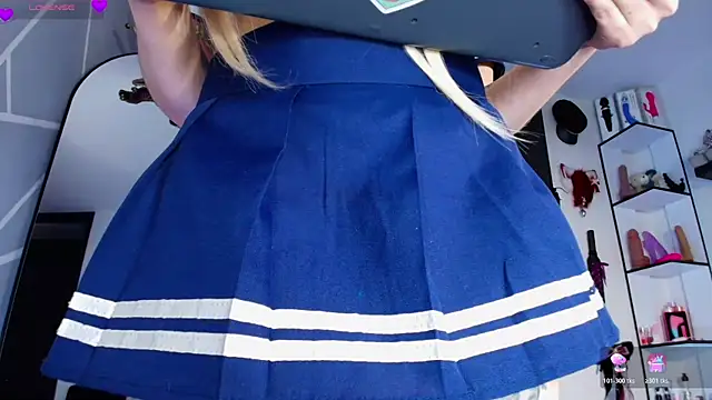 karlamoon23 online show from July 28, 12:48 pm