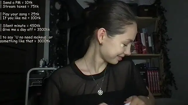 Snapshot of Yuna5343 chatting on June 19, 7:28 pm Yuna5343 online show from June 19, 7:28 pm