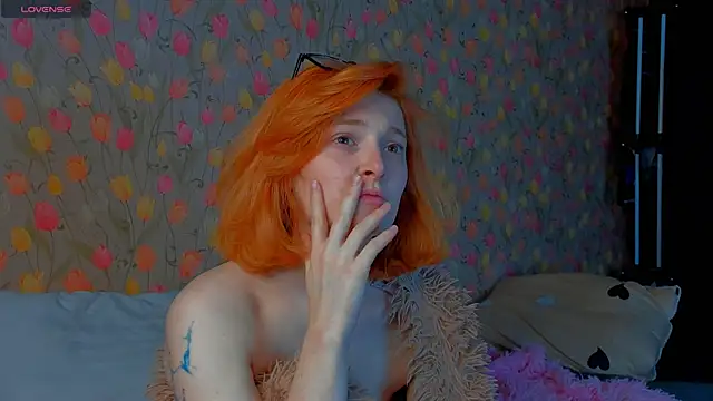 Snapshot of Squirrel_Bunny chatting on October 14, 3:46 pm Squirrel Bunny online show from October 14, 3:46 pm