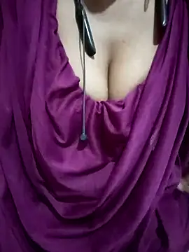 kaviyaponnu0987 online show from February 7, 2:10 pm