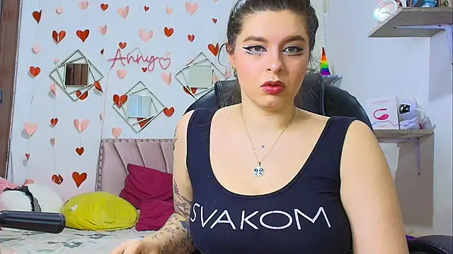 Snapshot of Anny_Hurtado chatting on October 16, 6:14 am Anny Hurtado online show from October 16, 6:14 am