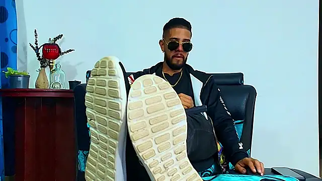 Snapshot of DaveSoldier chatting on October 12, 4:11 am DaveSoldier online show from October 12, 4:11 am