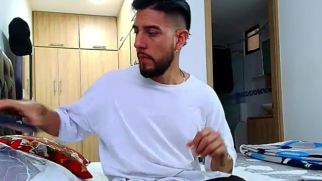 Snapshot of DaveSoldier chatting on February 22, 8:51 pm DaveSoldier online show from February 22, 8:51 pm