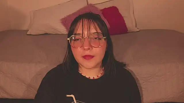 Snapshot of Gaby99_ chatting on December 17, 10:10 am Gaby99 online show from December 17, 10:10 am