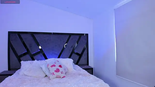 ShaniaDaniels online show from January 17, 9:07 pm