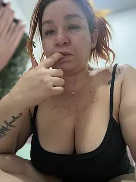 Snapshot of Bigass_curvy chatting on October 31, 2:45 am Bigass curvy online show from October 31, 2:45 am