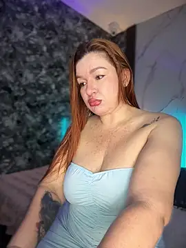 Snapshot of Bigass_curvy chatting on May 31, 5:53 pm Bigass curvy online show from May 31, 5:53 pm