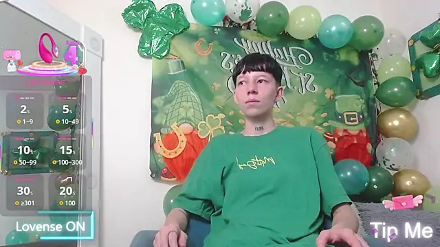 LiamBrown09 online show from March 10, 7:19 pm