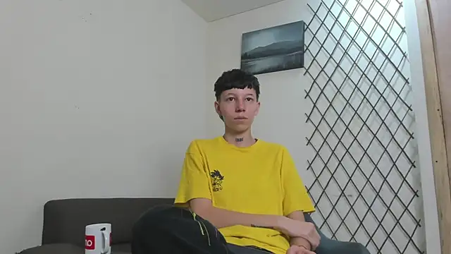 Snapshot of LiamBrown09 chatting on June 9, 7:14 pm LiamBrown09 online show from June 9, 7:14 pm