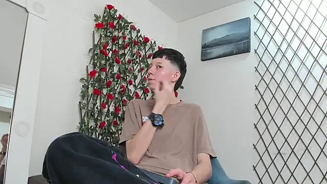 Snapshot of LiamBrown09 chatting on July 6, 8:00 pm LiamBrown09 online show from July 6, 8:00 pm
