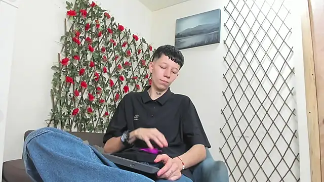 Snapshot of LiamBrown09 chatting on July 8, 7:29 pm LiamBrown09 online show from July 8, 7:29 pm