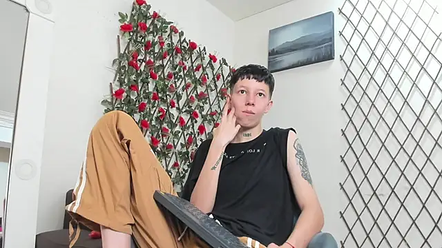Snapshot of LiamBrown09 chatting on July 10, 8:22 pm LiamBrown09 online show from July 10, 8:22 pm