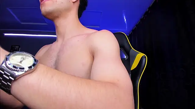 alexgiraldo   online show from November 12, 2:45 am