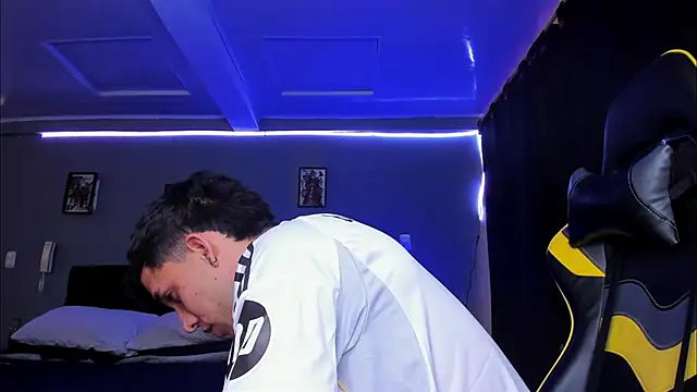 alexgiraldo   online show from November 13, 3:55 pm