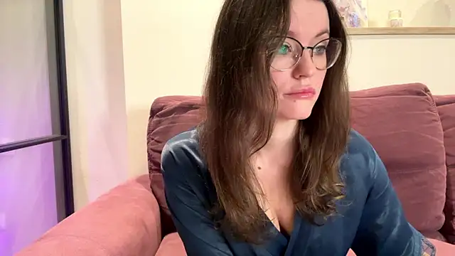 Snapshot of mia_shine_bright_wow chatting on September 17, 3:41 am mia shine bright wow online show from September 17, 3:41 am