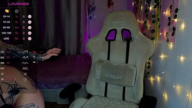 Snapshot of bunnykellyyy chatting on February 18, 6:26 pm bunnykellyyy online show from February 18, 6:26 pm