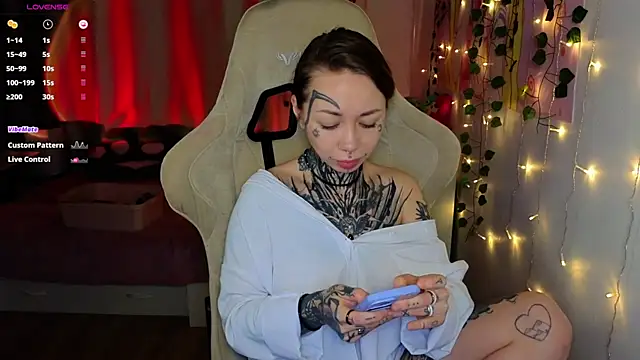 Snapshot of bunnykellyyy chatting on February 20, 7:03 pm bunnykellyyy online show from February 20, 7:03 pm