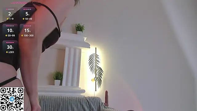 odelynbrower online show from January 7, 12:35 am