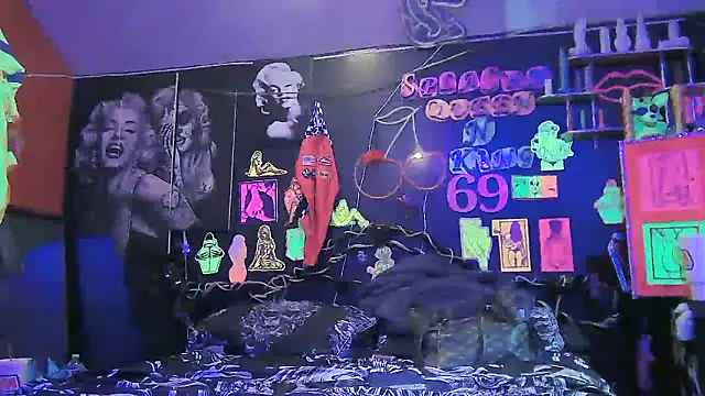 Splash Queen420 online show from May 16, 12:07 am