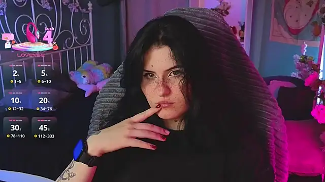 Snapshot of Dark_Shine chatting on November 7, 5:40 am Dark Shine online show from November 7, 5:40 am