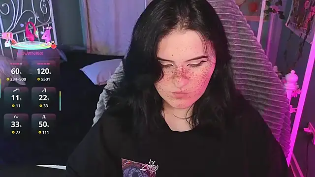 Snapshot of Dark_Shine chatting on November 10, 5:39 am Dark Shine online show from November 10, 5:39 am