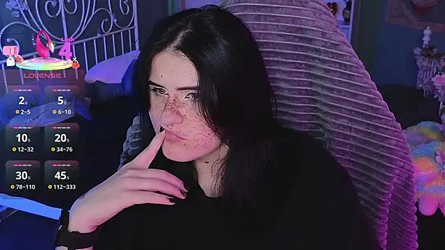 Snapshot of Dark_Shine chatting on November 11, 10:48 am Dark Shine online show from November 11, 10:48 am