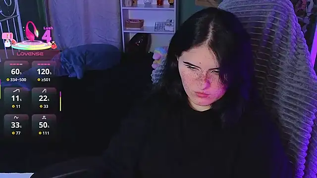 Snapshot of Dark_Shine chatting on November 16, 10:21 am Dark Shine online show from November 16, 10:21 am