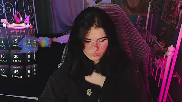 Snapshot of Dark_Shine chatting on November 18, 10:20 am Dark Shine online show from November 18, 10:20 am