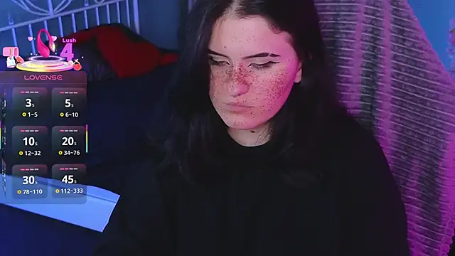 Snapshot of Dark_Shine chatting on December 2, 10:42 am Dark Shine online show from December 2, 10:42 am