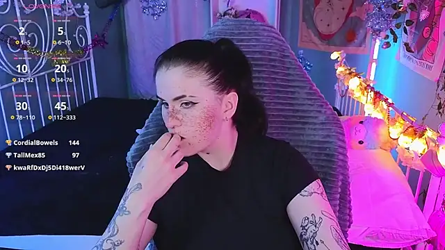 Snapshot of Dark_Shine chatting on December 17, 4:07 am Dark Shine online show from December 17, 4:07 am