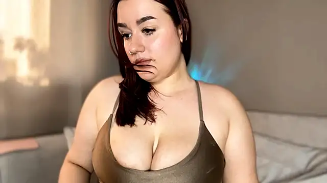 Snapshot of MissAdena chatting on June 9, 10:38 am MissAdena online show from June 9, 10:38 am