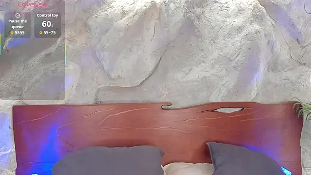 Snapshot of alisonn_moon chatting on December 14, 3:12 am alisonn moon online show from December 14, 3:12 am