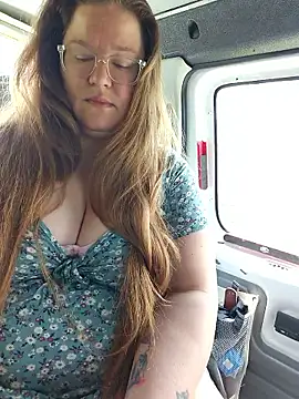 Snapshot of Love86Emily chatting on June 10, 2:49 pm Love86Emily online show from June 10, 2:49 pm