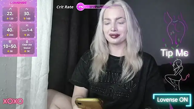 Snapshot of SpaceMarsi chatting on October 24, 9:55 pm SpaceMarsi online show from October 24, 9:55 pm